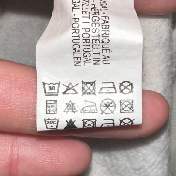 SOLD 💕Zara Disney Minnie Mouse Christmas Holiday Pullover Sweatshirt Sweater - Picture 7 of 11